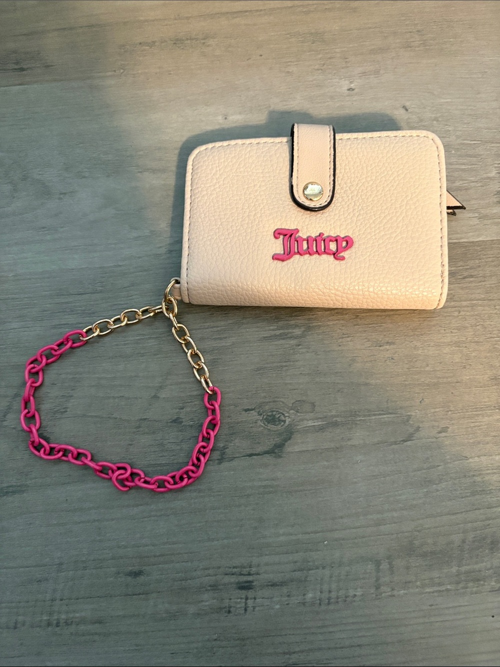 Juicy Couture Light Pink Pebbled Card Holder with Pink & Gold Chain